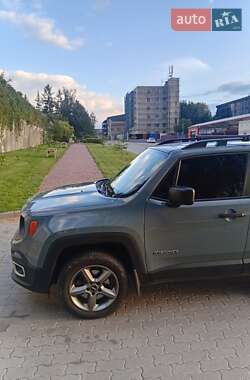 Внедорожник / Кроссовер Jeep Renegade 2017 в 
