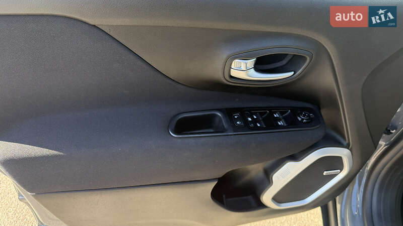 Внедорожник / Кроссовер Jeep Renegade 2021 в Киеве