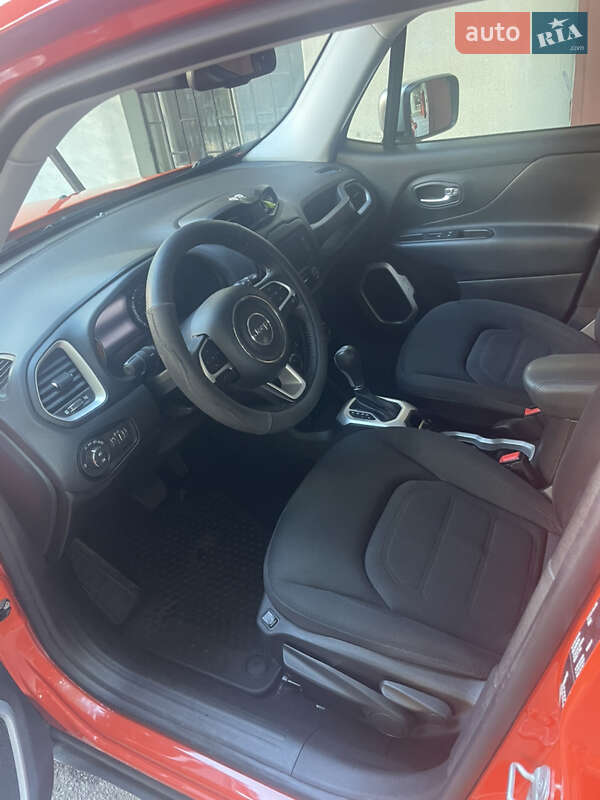 Внедорожник / Кроссовер Jeep Renegade 2016 в Киеве