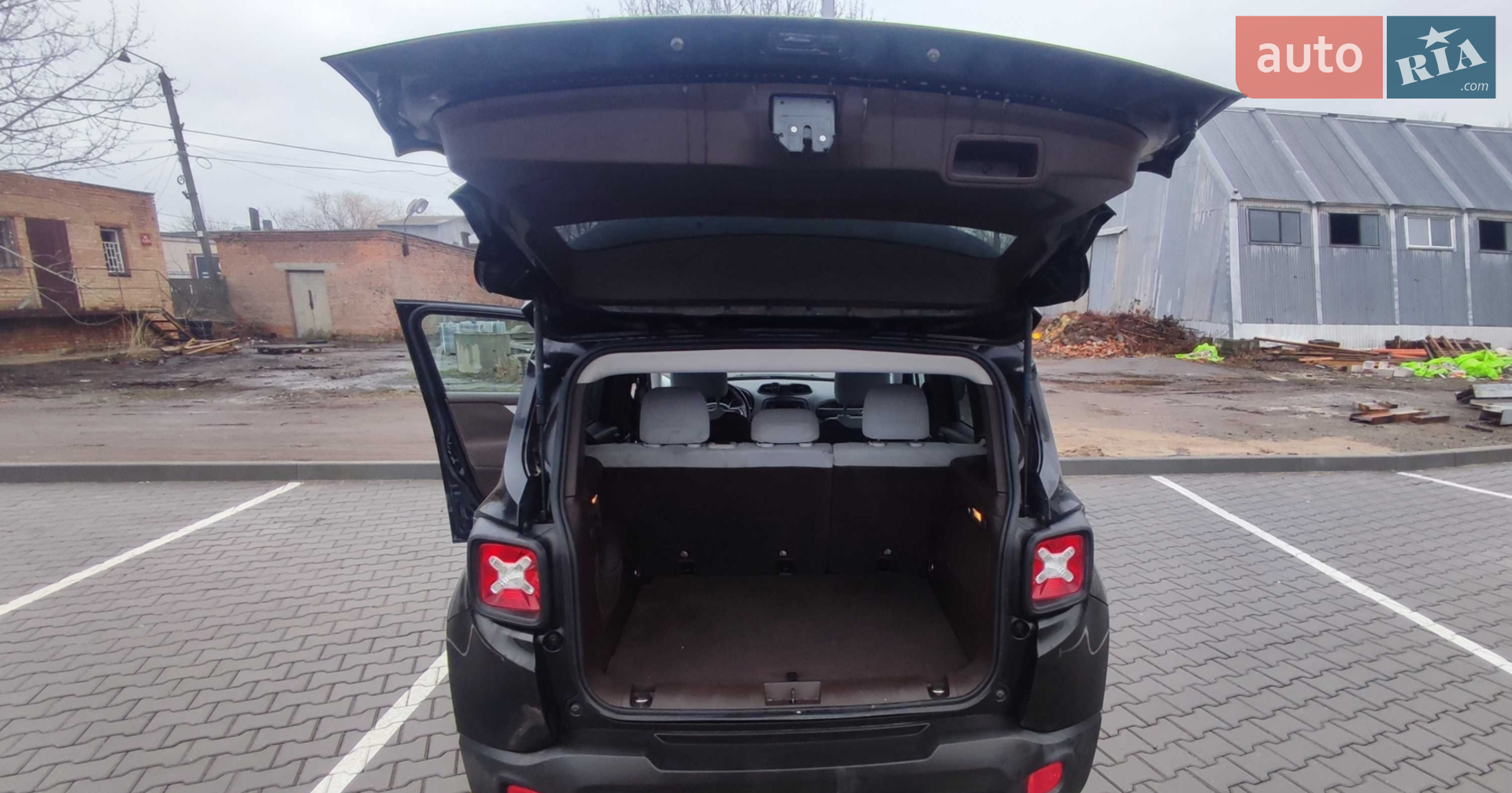 2016 Jeep Renegade - мініатюра 13