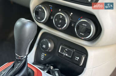 Внедорожник / Кроссовер Jeep Renegade 2016 в 