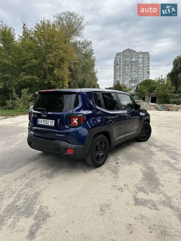 Позашляховик / Кросовер Jeep Renegade 2016 в Києві