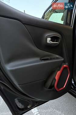 Позашляховик / Кросовер Jeep Renegade 2015 в Львові