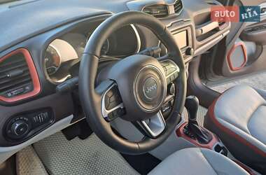 Внедорожник / Кроссовер Jeep Renegade 2017 в 