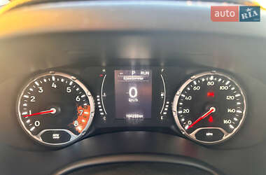 Внедорожник / Кроссовер Jeep Renegade 2016 в 
