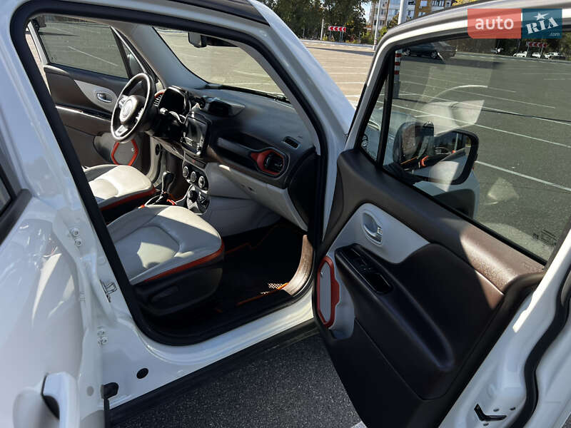Внедорожник / Кроссовер Jeep Renegade 2016 в Киеве