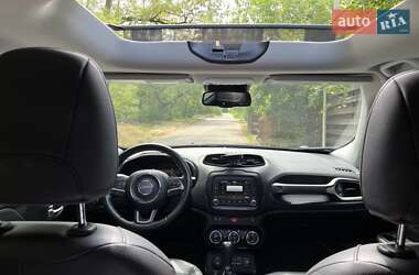 Внедорожник / Кроссовер Jeep Renegade 2016 в 