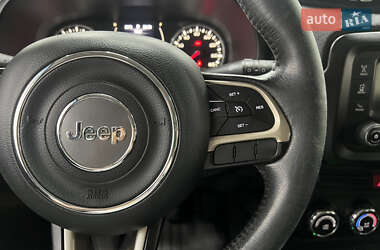 Внедорожник / Кроссовер Jeep Renegade 2015 в 