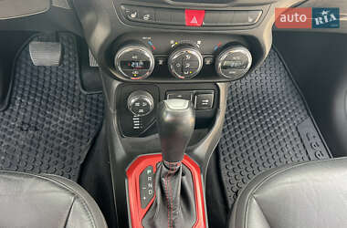 Внедорожник / Кроссовер Jeep Renegade 2016 в 