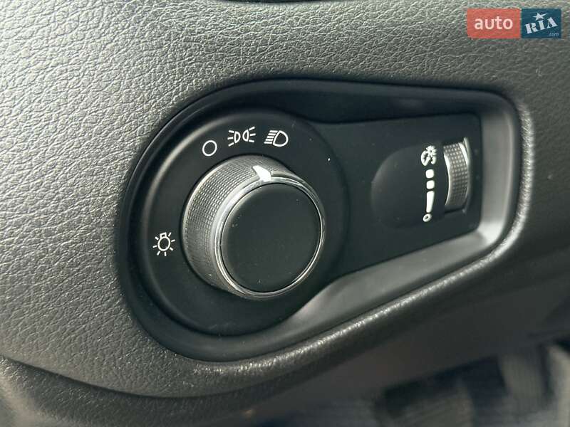 Внедорожник / Кроссовер Jeep Renegade 2016 в Харькове