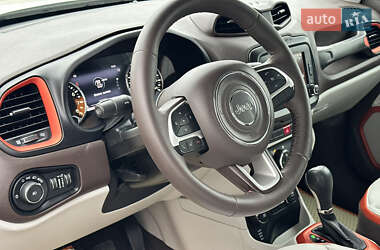 Внедорожник / Кроссовер Jeep Renegade 2017 в 