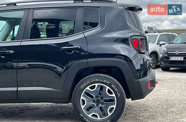Внедорожник / Кроссовер Jeep Renegade 2015 в 