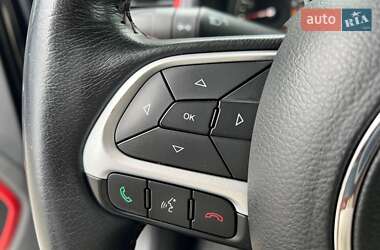 Внедорожник / Кроссовер Jeep Renegade 2015 в 