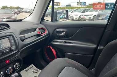 Внедорожник / Кроссовер Jeep Renegade 2015 в 