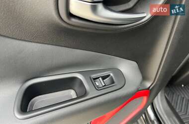 Внедорожник / Кроссовер Jeep Renegade 2015 в 