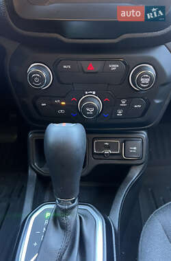 Внедорожник / Кроссовер Jeep Renegade 2017 в 