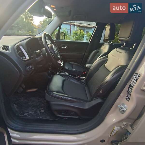 Позашляховик / Кросовер Jeep Renegade 2016 в Запоріжжі