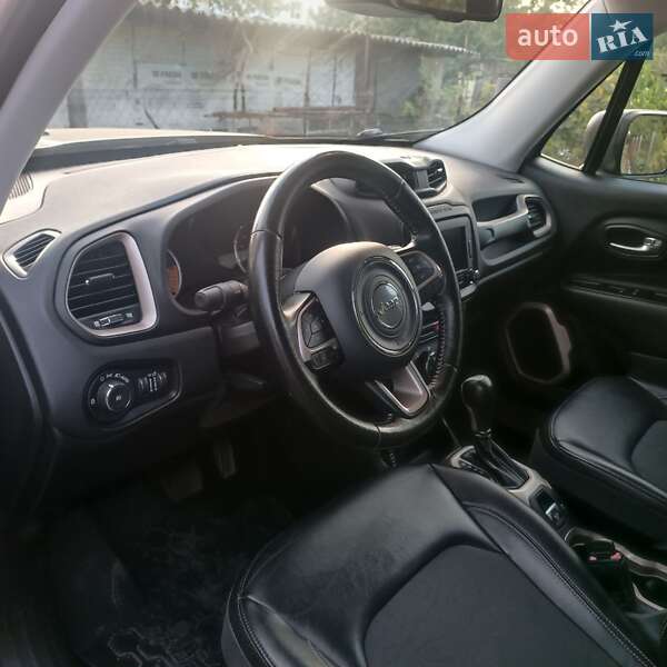 Позашляховик / Кросовер Jeep Renegade 2016 в Запоріжжі
