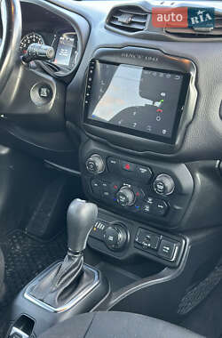 Внедорожник / Кроссовер Jeep Renegade 2018 в 