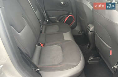 Внедорожник / Кроссовер Jeep Renegade 2015 в 