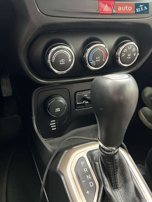 Внедорожник / Кроссовер Jeep Renegade 2016 в Киеве