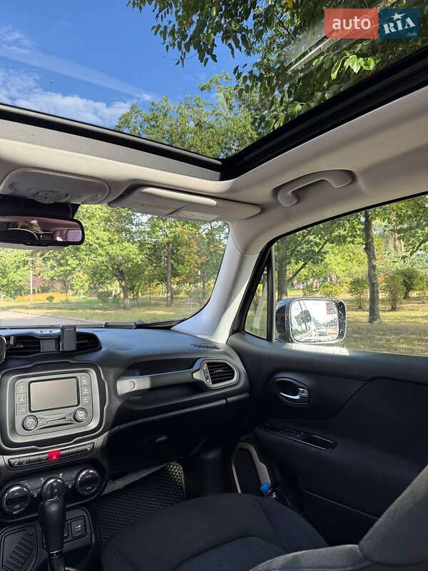 Внедорожник / Кроссовер Jeep Renegade 2016 в Киеве