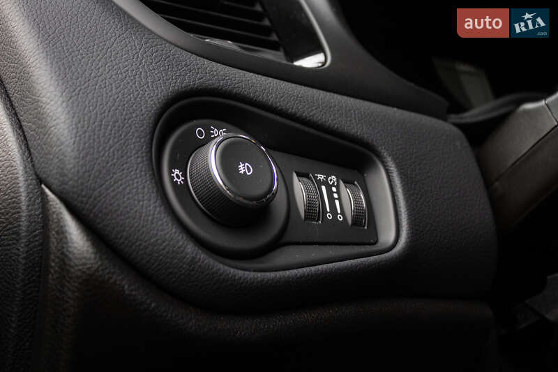 Позашляховик / Кросовер Jeep Renegade 2019 в Києві фото 29 Позашляховик / Кросовер Jeep Renegade 2019 в Києві