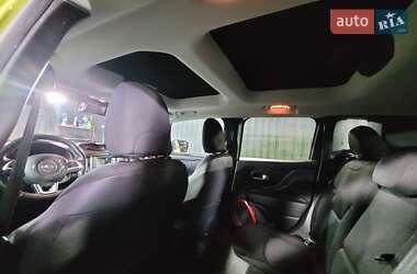 Внедорожник / Кроссовер Jeep Renegade 2017 в 