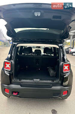 Позашляховик / Кросовер Jeep Renegade 2017 в 