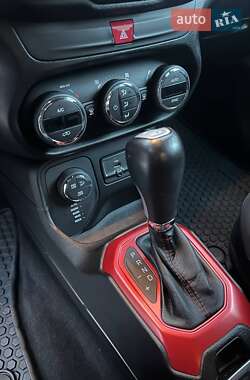 Внедорожник / Кроссовер Jeep Renegade 2016 в 