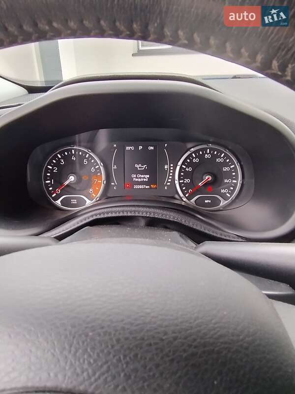 Внедорожник / Кроссовер Jeep Renegade 2015 в Луцке фото 2 Внедорожник / Кроссовер Jeep Renegade 2015 в Луцке