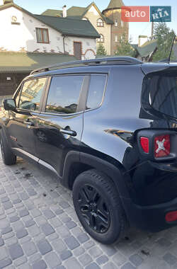 Позашляховик / Кросовер Jeep Renegade 2017 в  фото 4 Позашляховик / Кросовер Jeep Renegade 2017 в