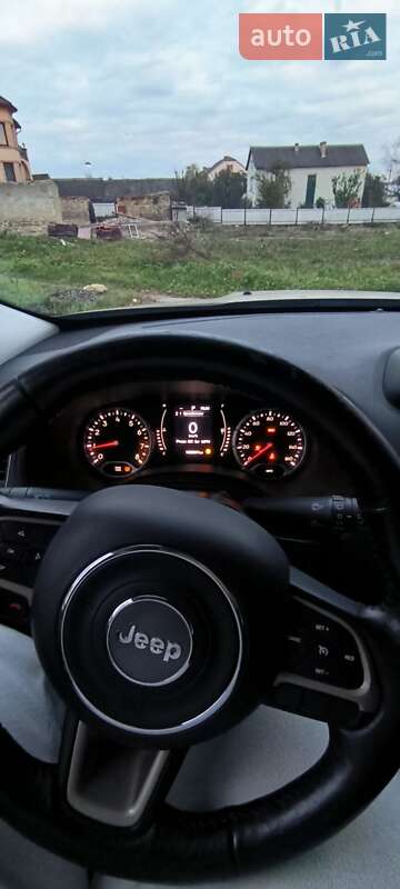 Внедорожник / Кроссовер Jeep Renegade 2016 в Николаеве