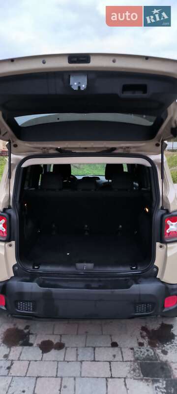 Внедорожник / Кроссовер Jeep Renegade 2016 в Николаеве