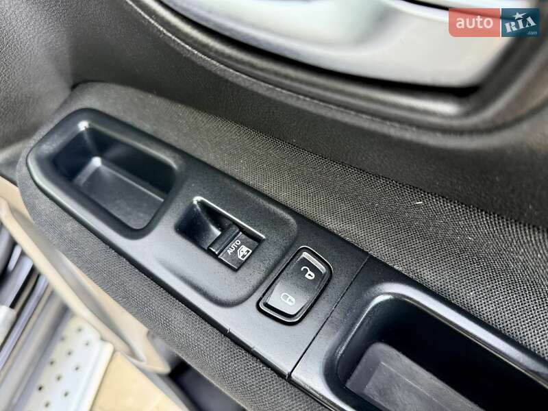 Позашляховик / Кросовер Jeep Renegade 2015 в Одесі фото 44 Позашляховик / Кросовер Jeep Renegade 2015 в Одесі