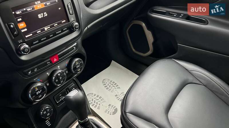 Позашляховик / Кросовер Jeep Renegade 2017 в Львові