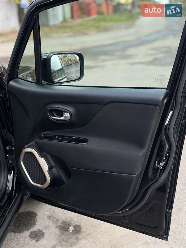 Позашляховик / Кросовер Jeep Renegade 2017 в Броварах