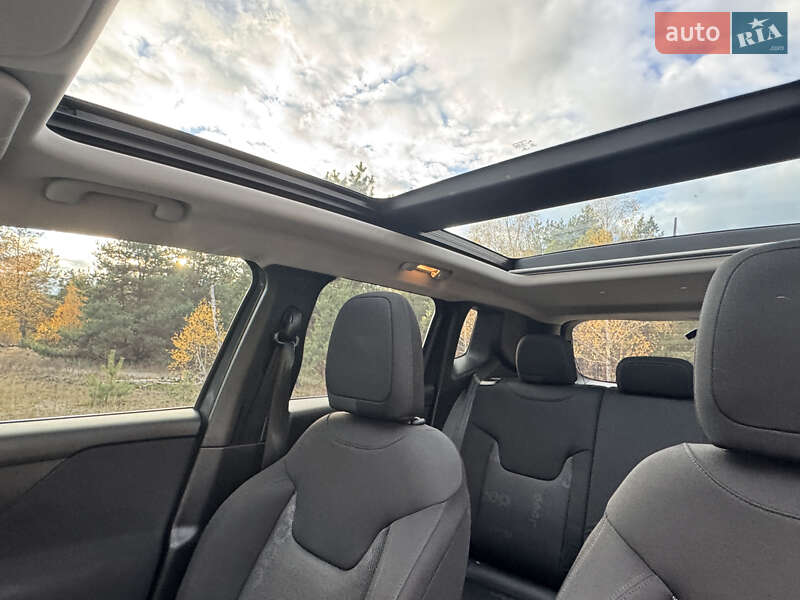 Внедорожник / Кроссовер Jeep Renegade 2017 в Киеве фото 15 Внедорожник / Кроссовер Jeep Renegade 2017 в Киеве