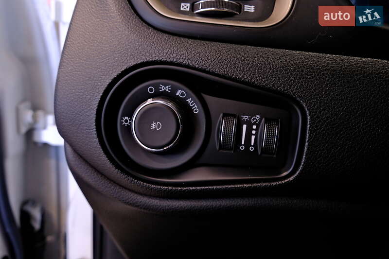 Позашляховик / Кросовер Jeep Renegade 2017 в Одесі