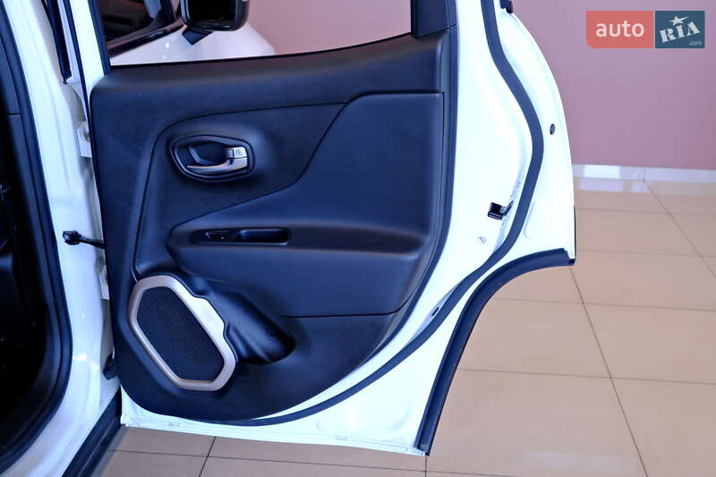 Позашляховик / Кросовер Jeep Renegade 2017 в Одесі