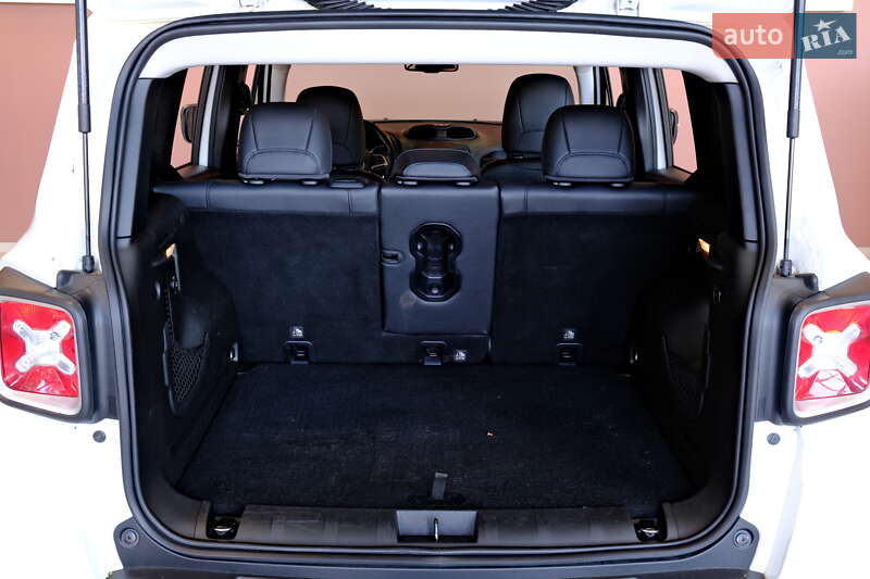 Позашляховик / Кросовер Jeep Renegade 2017 в Одесі