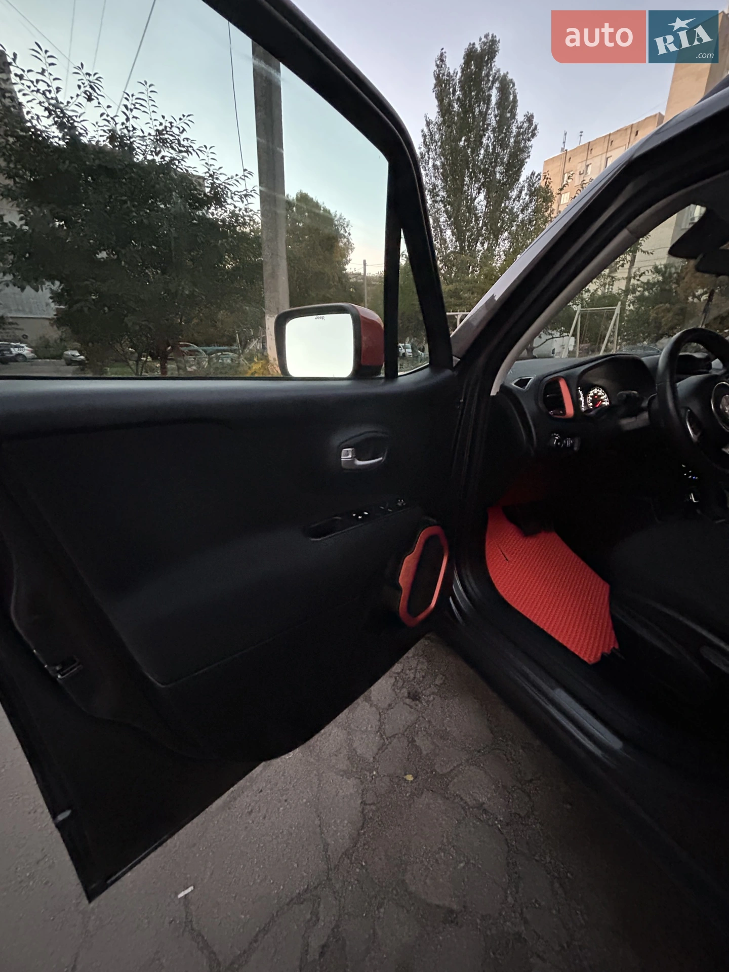 2020 Jeep Renegade - мініатюра 13