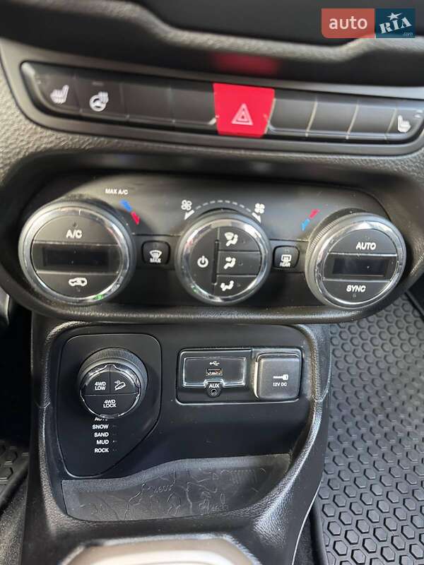 Внедорожник / Кроссовер Jeep Renegade 2017 в Киеве