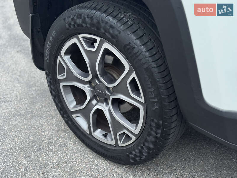 Внедорожник / Кроссовер Jeep Renegade 2016 в Киеве