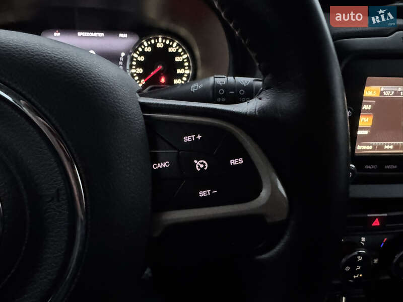 Внедорожник / Кроссовер Jeep Renegade 2016 в Киеве