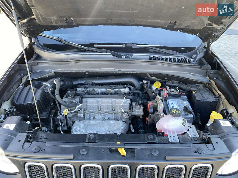 Внедорожник / Кроссовер Jeep Renegade 2017 в Киеве