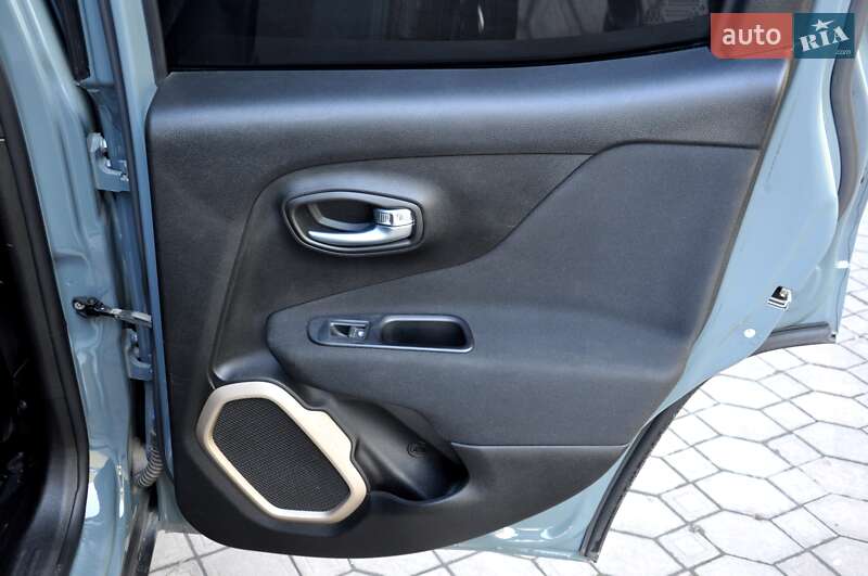 Позашляховик / Кросовер Jeep Renegade 2017 в Львові