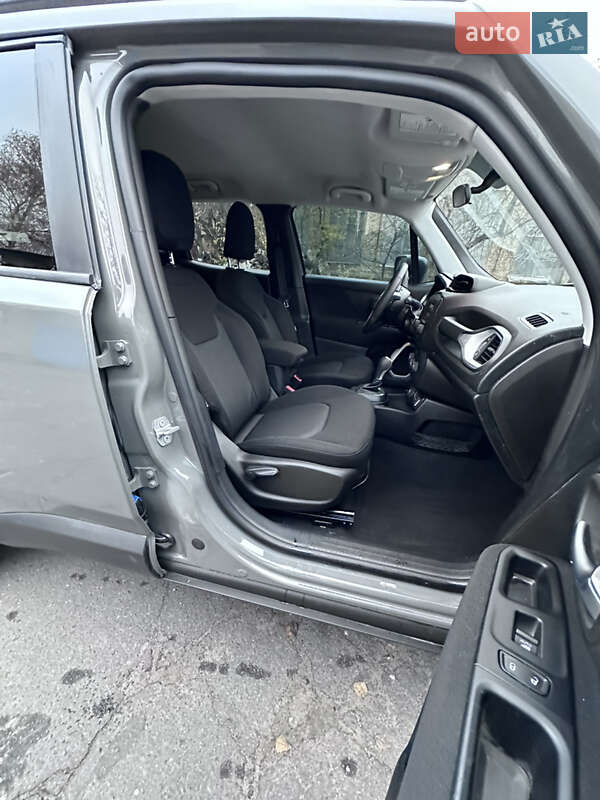 Позашляховик / Кросовер Jeep Renegade 2019 в Києві фото 20 Позашляховик / Кросовер Jeep Renegade 2019 в Києві