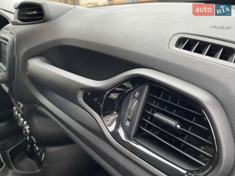 Внедорожник / Кроссовер Jeep Renegade 2017 в Лубнах