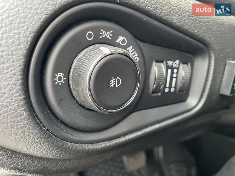 Внедорожник / Кроссовер Jeep Renegade 2017 в Лубнах